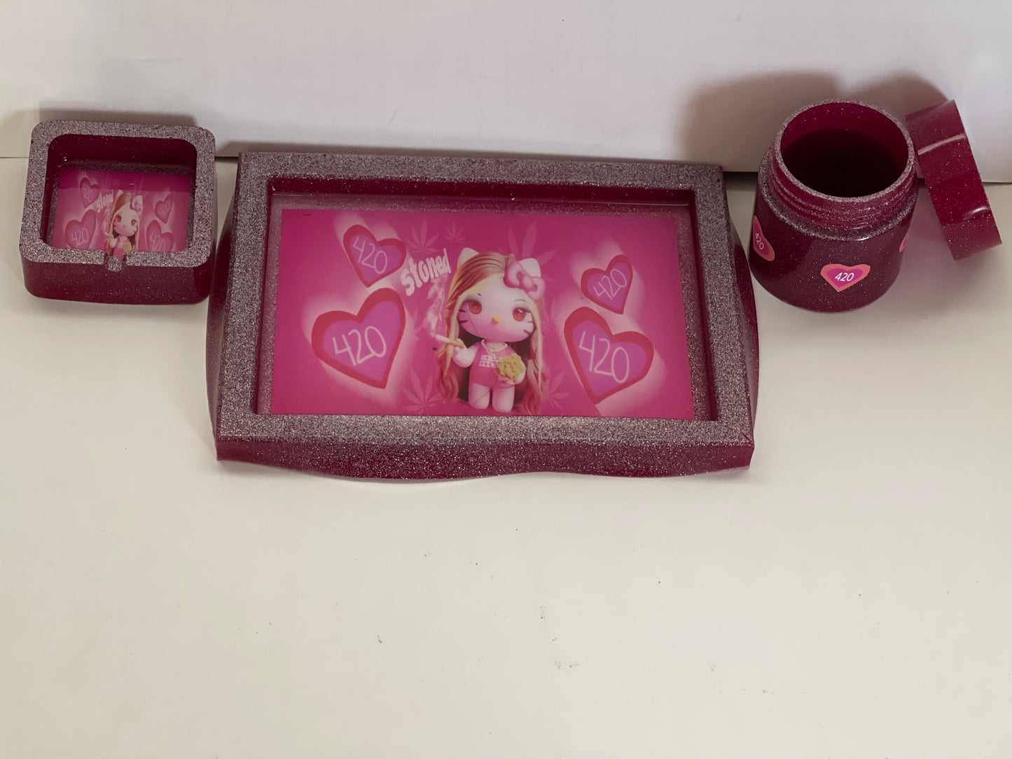 Hello Kitty 420 rolling tray